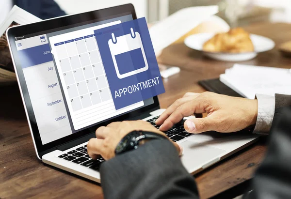 Businessman using laptop — Stock Photo, Image