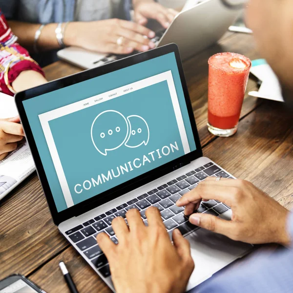 Dizüstü bilgisayarlar ile emekçilerin 