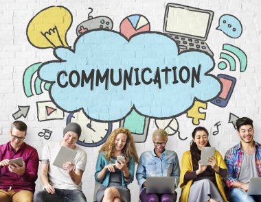 İnsanlar dijital araçları tarama  