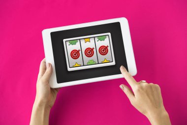 Dijital tablet ellerinde