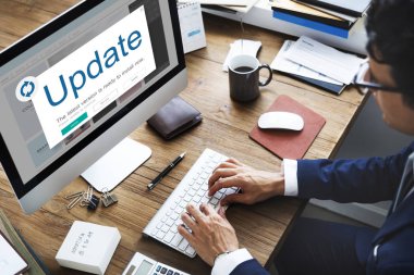 Ofiste çalışan iş adamı