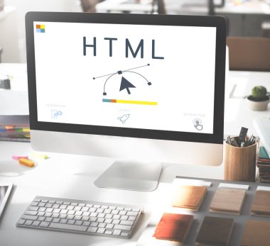 bilgisayarın monitör masada