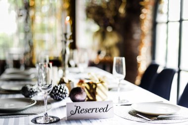 Restoran ayrılmış hizmet tablo 