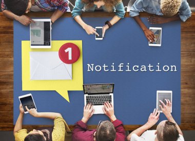 insanlar içinde dijital cihazlar tarama