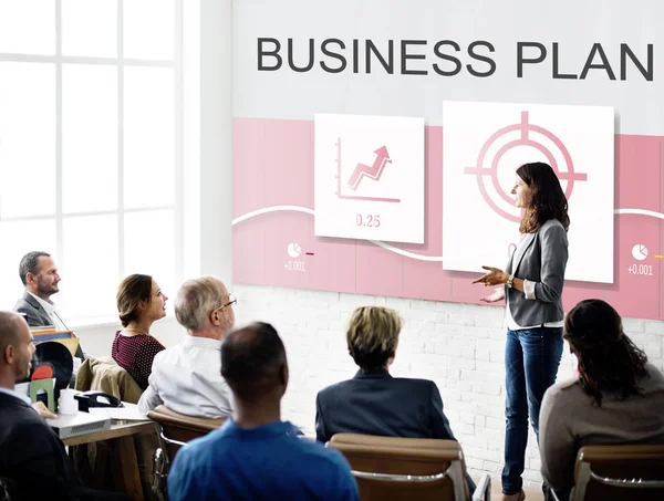 Gente de negocios en presentación — Foto de Stock
