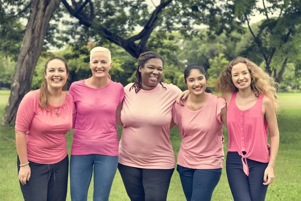 Mulheres apoiam câncer de mama — Fotografia de Stock