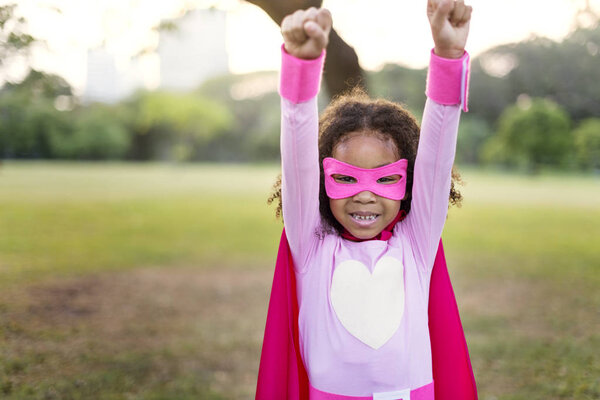 Супергерои Веселые девушки веселятся
