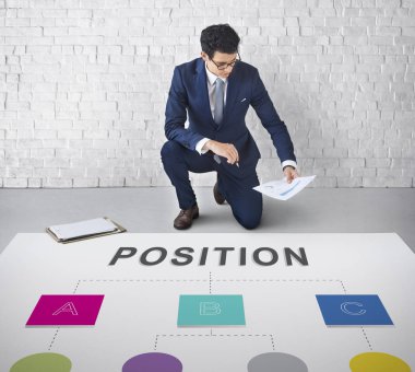 projede çalışan iş adamı,