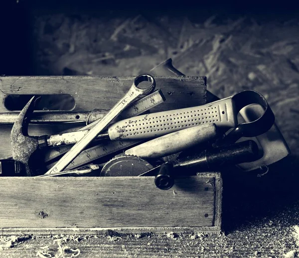 Dřevoobráběcí nástroje v dílně — Stock fotografie