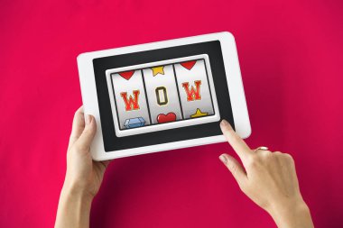 Dijital tablet ellerinde