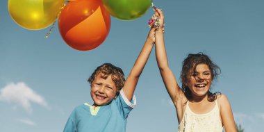 çocuklar oyun baloons ile