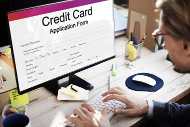 bilgisayarla çalışma iş adamı