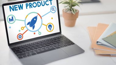 Tablo kavramı üstünde laptop  