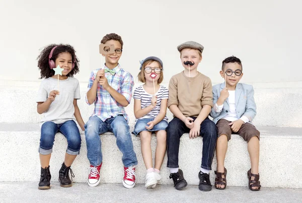 Niños alegres Diviértanse —  Fotos de Stock