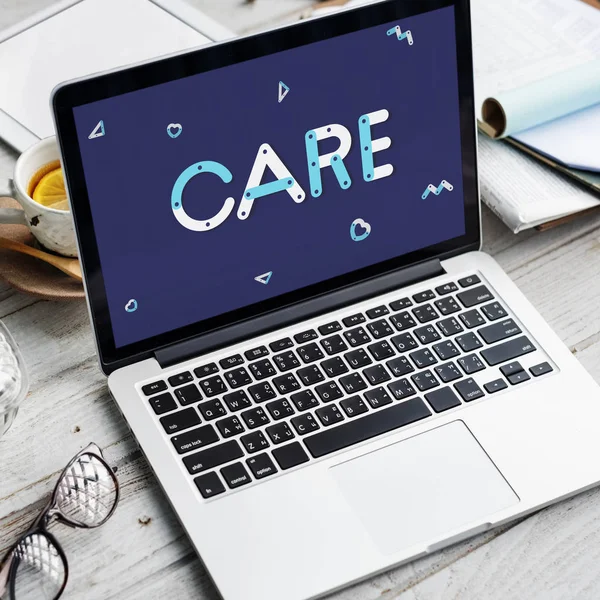 Tablo kavramı üstünde laptop  