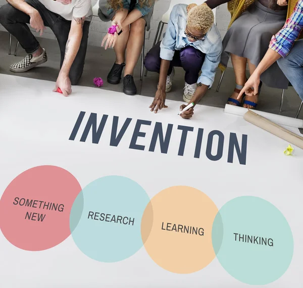 Kattaki insanlar çizim afiş