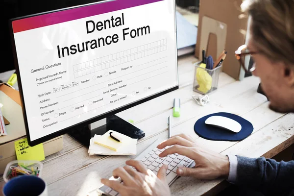 bilgisayarla çalışma iş adamı