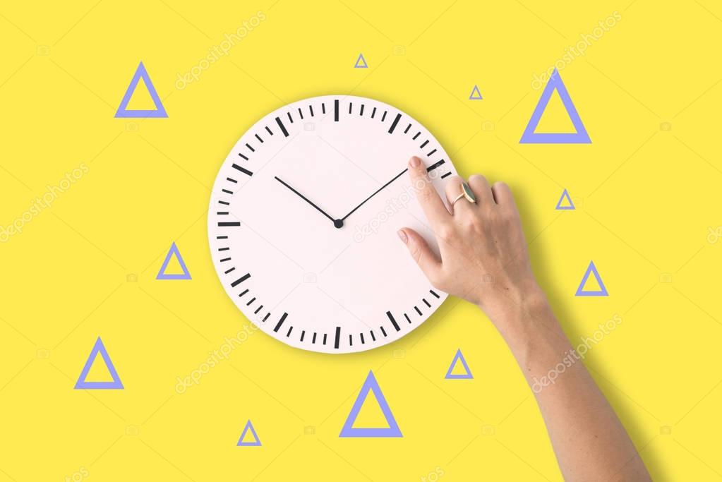 Clock Time and Puntual Circle