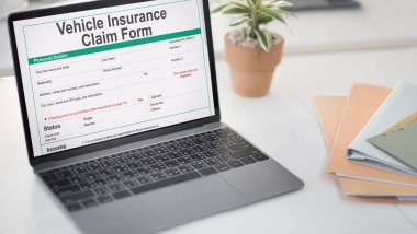 Tablo kavramı üstünde laptop  