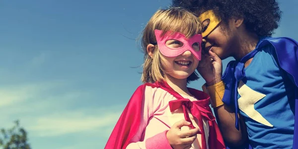 Super héroe alegre niños — Foto de Stock