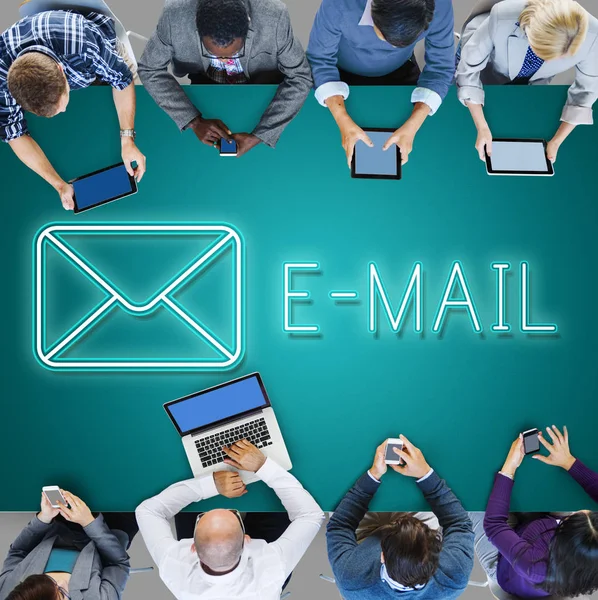 dijital cihazlar kullanarak iş adamları