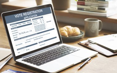 Tablo kavramı üstünde laptop  