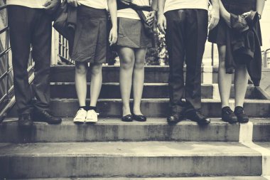 Öğrenciler bacaklar ve bilgi kavramı