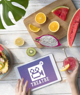 Kadın tablet tarama