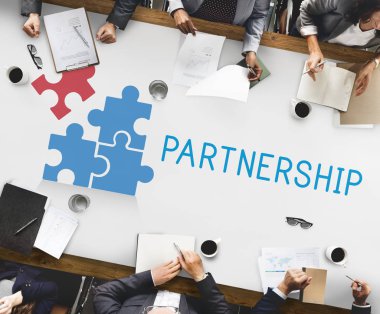 toplantıda çalışma iş adamları