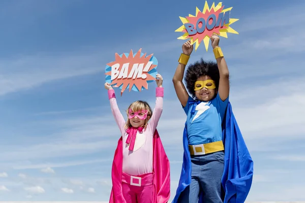Супер-герои веселые дети — стоковое фото