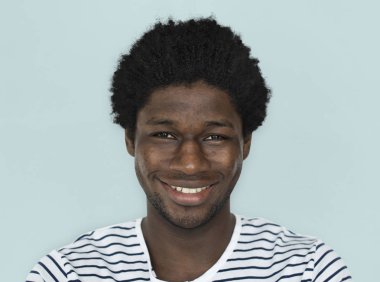 Afrikalı erkek gülümseyen 