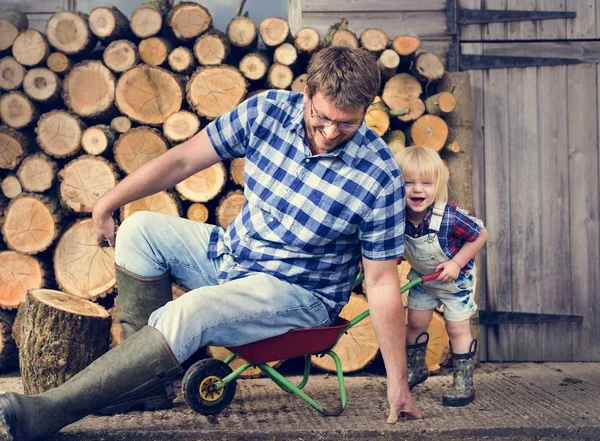 Father and little son in countryside — Stock Photo, Image