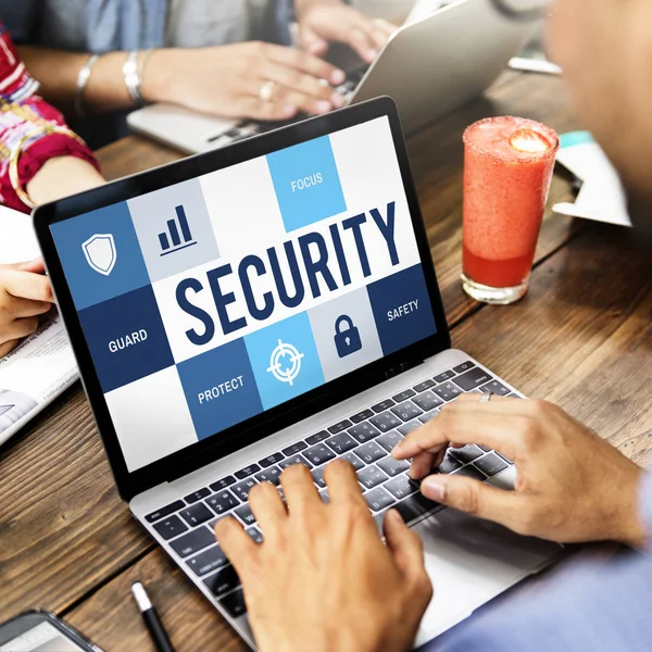 Dizüstü bilgisayarlar ile emekçilerin 