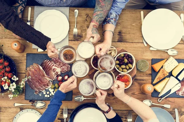 Group Of People Cheers — Stock Photo, Image