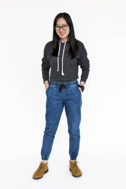 kadın stüdyoda poz