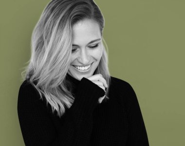 Kafkas kadın gülümsüyor