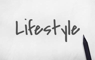 siyah kalemi kağıt üzerinde yazıt 