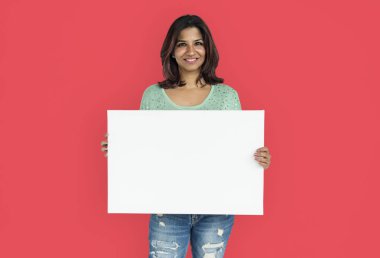 kadın stüdyoda poz