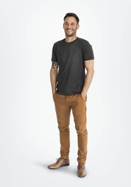 yakışıklı gülen adam