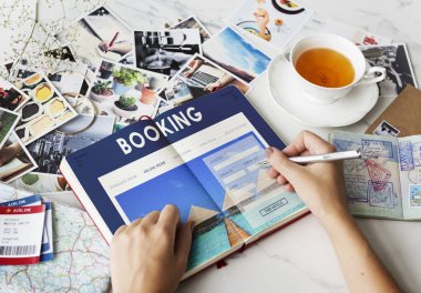 Defterde yazan kadın