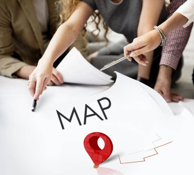 tasarımcılar poster ile çalışma 