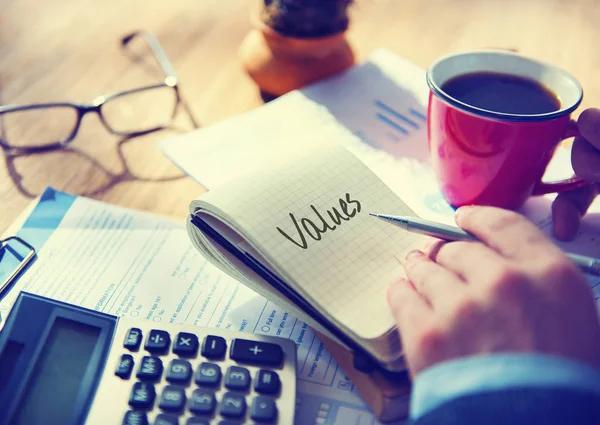 Businessman making notes — Stock Photo, Image