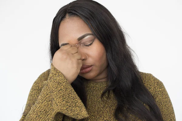 Mujer con enfermedad y dolor de cabeza —  Fotos de Stock