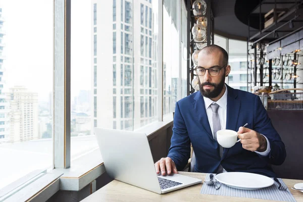 Persona d'affari Lavoro al caffè — Foto Stock