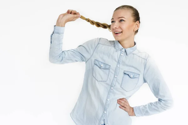 Jonge vrouw in studio — Stockfoto