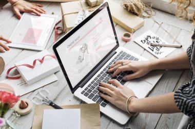 birlikte çalışan kadınlar