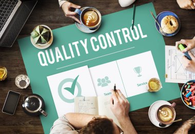 toplantıda çeşitli insanlar