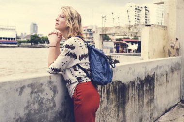 Genç kadın zevk görünümü