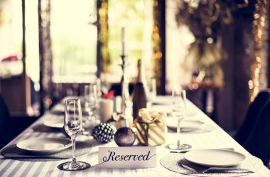 Restoran ayrılmış hizmet tablo 