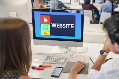 sınıfta bilgisayar kullanan kişiler